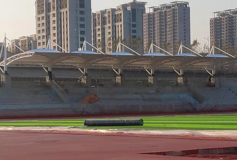 長春膜結構的瓦形單元面是入哪些部分組成的？